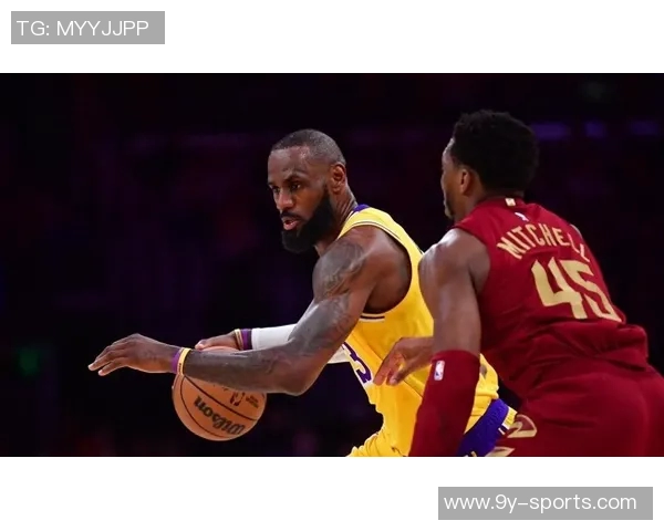 米切尔赞鲍尔赛场思维能力与詹姆斯相似认为这是球队所需的重要特质